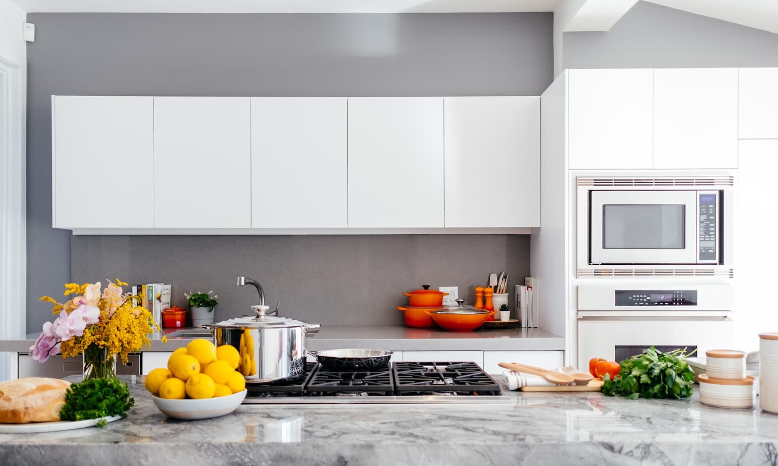 Induction hob and filtered drinking water provided in a Kailasha Stays apartment